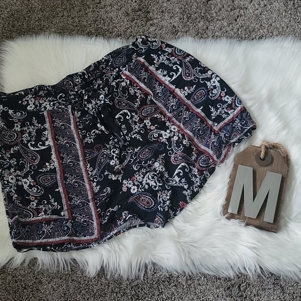 Cato navy blue paisley shorts with 5.5" inseam NWT